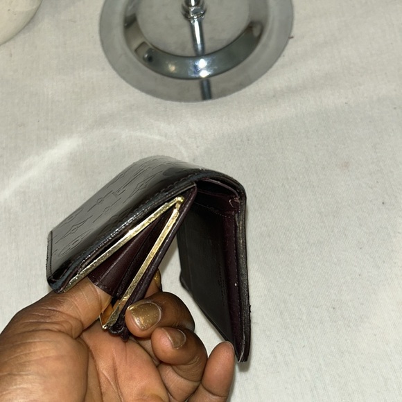 Authentic LOUIS VUITTON  Vernice vintage Wallet - Picture 13 of 14